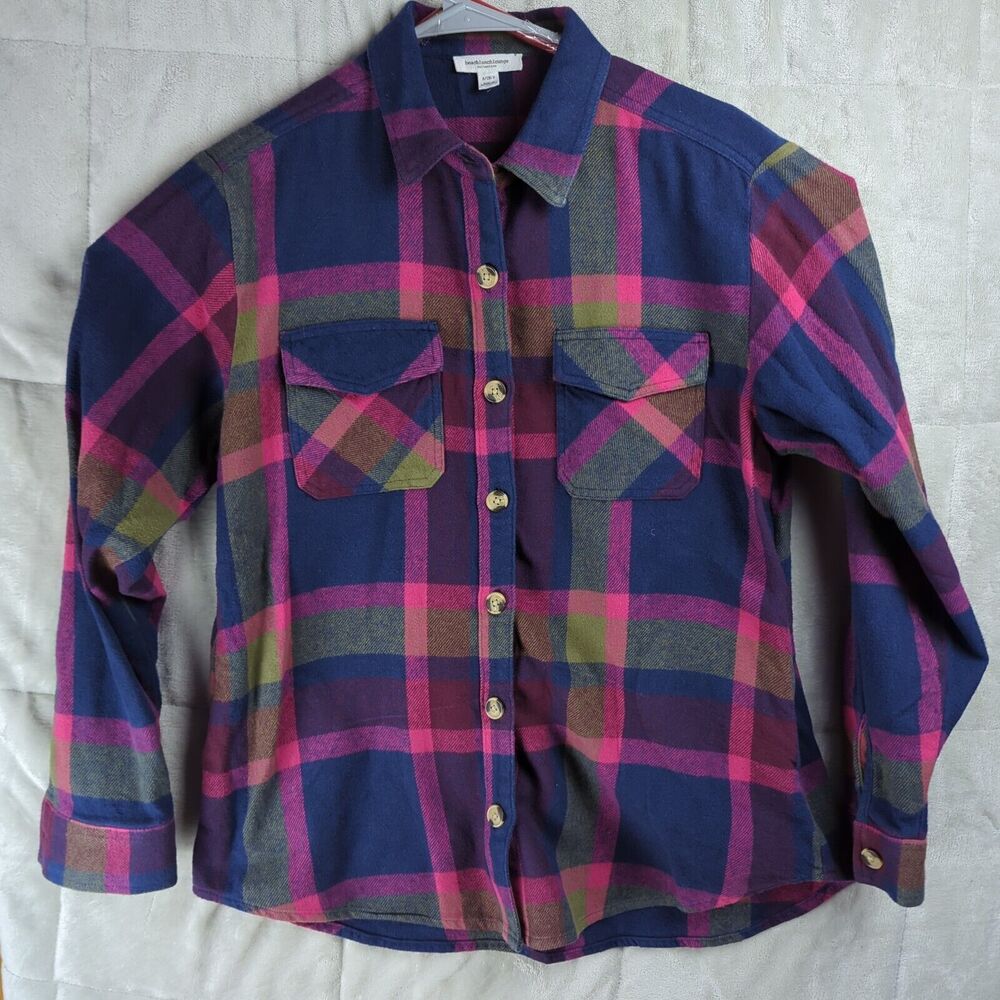 Beach Lunch Lounge Women's Heavy Flannel Size Small with Brest & Hand Pockets